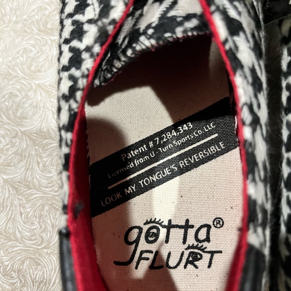 NWT Houndstooth Black and White Women's Sneakers - Picture 6 of 8
